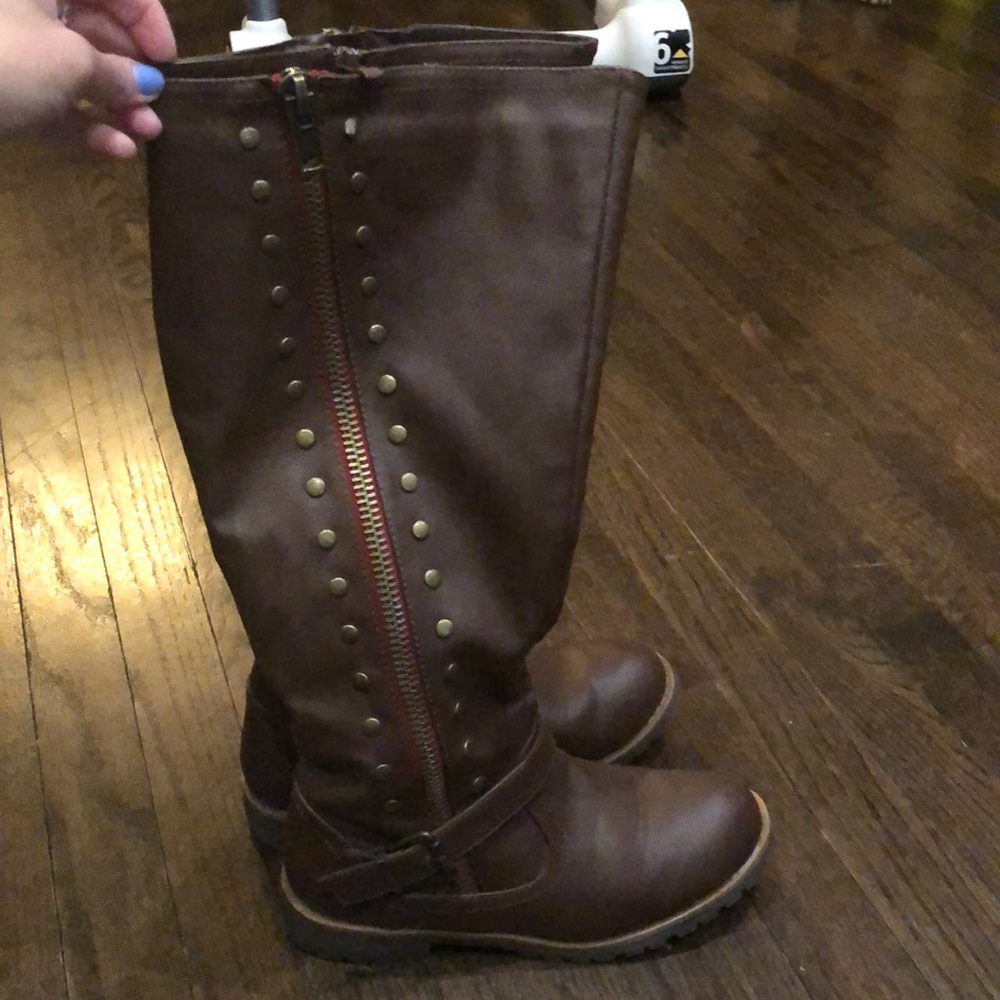 Size 8 women’s boots